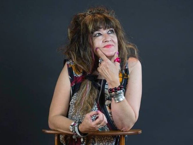 Scopri di più sull'articolo Licanìas Off: il 24 settembre, Savina Dolores Massa presenta “Negli occhi grigi del mio paese”